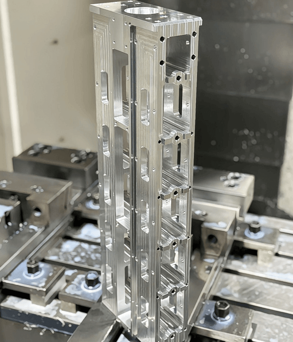 long-aluminum-structural-part-cnc-milling